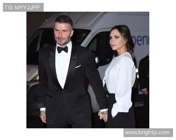 足球明星贝克汉姆的妻子维多利亚如何在时尚界大放异彩与家庭生活中平衡